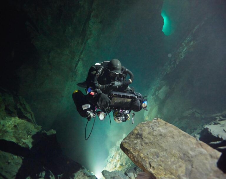 UWIT20diver1 768x608